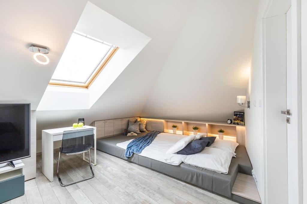 Modern & New Place Next To Wawel Castle & Vistula Cracovia Exterior foto